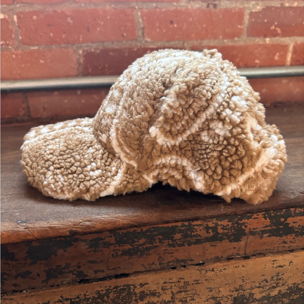 Patrick Church - Textured Teddy Sherpa Baseball Cap - Camel & Cream - Picture 2 of 3